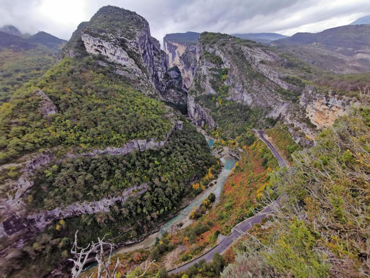 La Peyregoune, Logement En Pleine Nature Et Table D'Hotes Blieux Exterior foto