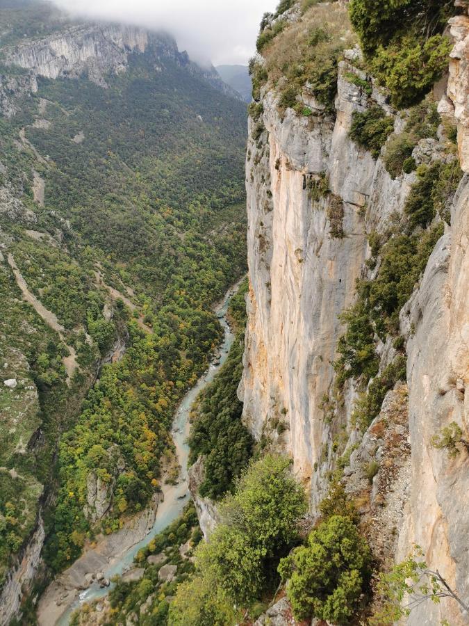 La Peyregoune, Logement En Pleine Nature Et Table D'Hotes Blieux Exterior foto
