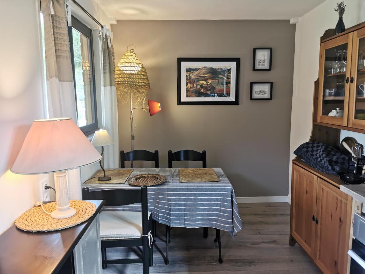 La Peyregoune, Logement En Pleine Nature Et Table D'Hotes Blieux Exterior foto